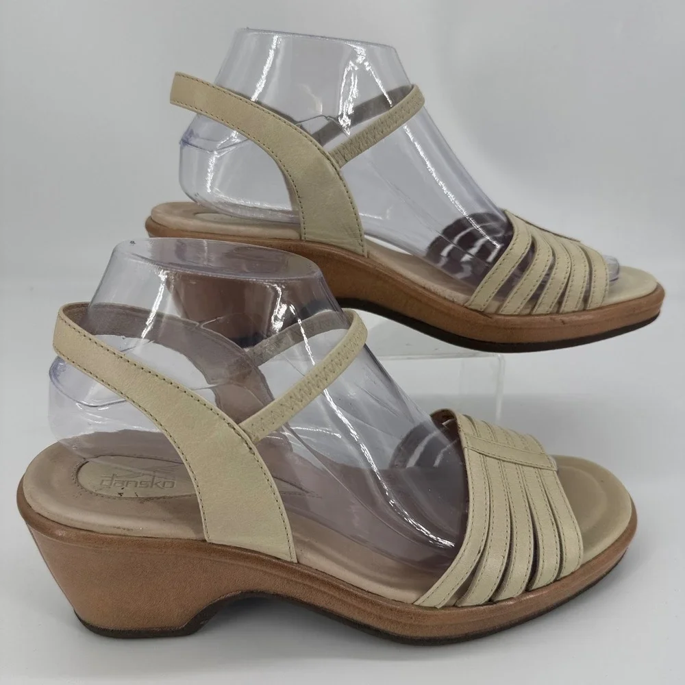 Dansko Womens 39 Cream Leather Strappy Slingback Wedge Sandals Portugal 12 05 EK